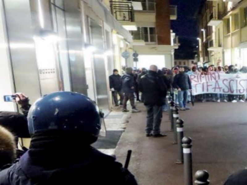 Rimini. Corteo in piazza contro Forza nuova: evitati gli scontri