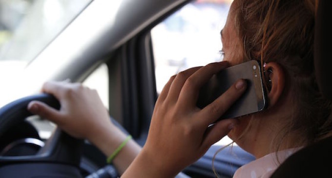 Velocità, smartphone al volante, distanza di sicurezza, mancata precedenza: le cattive abitudini degli automobilisti di Rimini