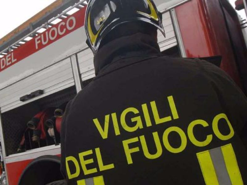 Rimini. A fuoco un camion che trasportava polistirolo