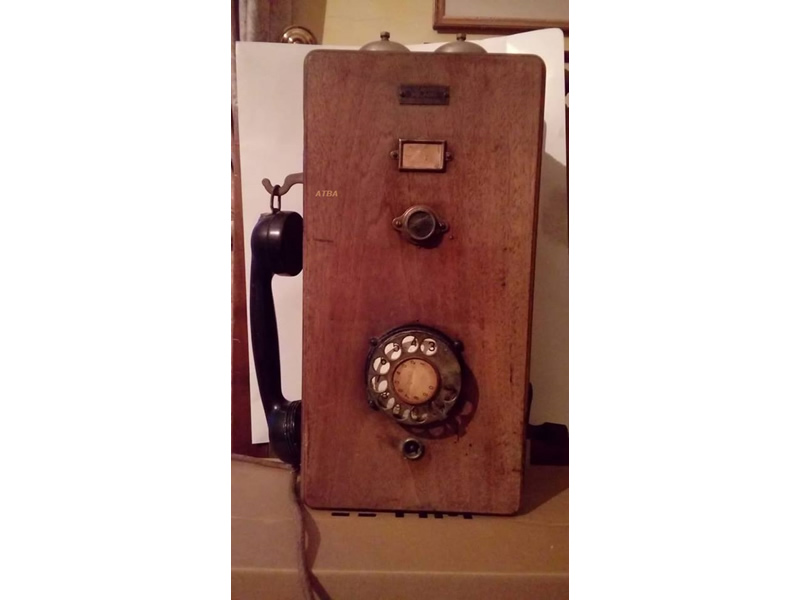 San Marino. Donato un vecchio telefono salvato dalla demolizione della stazione