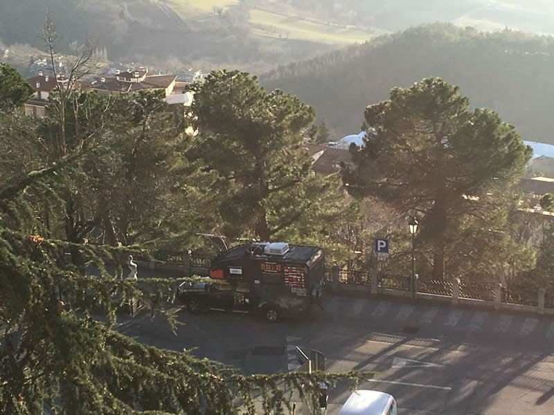 San Marino. Abbattimento viale alberato di via Paolo Terzo: “Porta del Paese dice NO!”