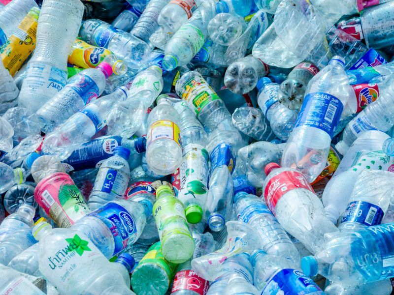 Sommersi dalla plastica: prodotte oltre 2.300 tonnellate