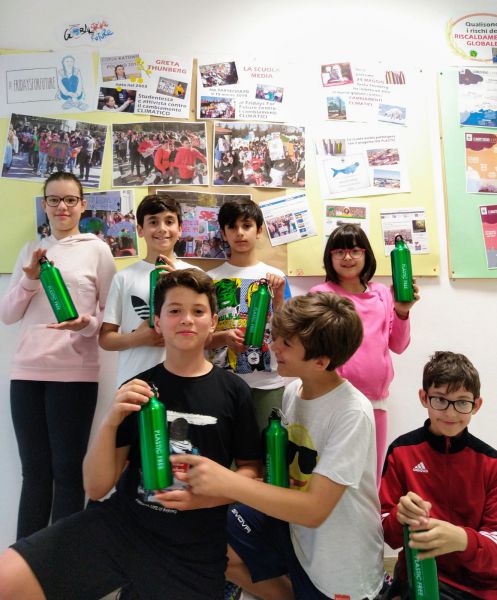 Scuola Media: una borraccia per “San Marino libera dalla plastica”