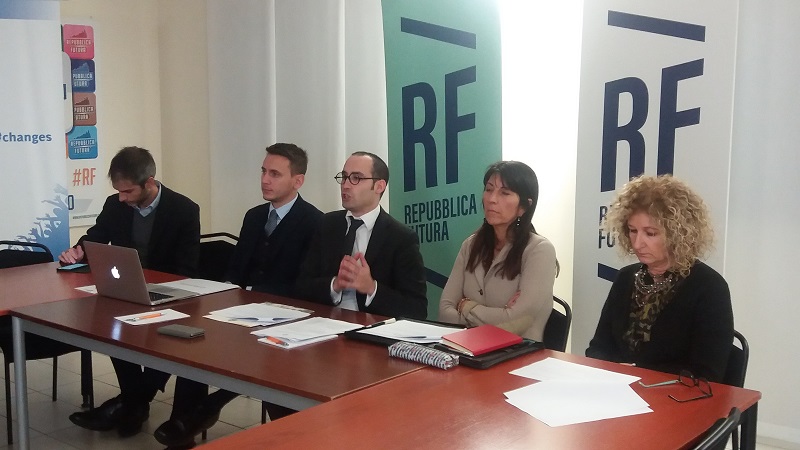 San Marino. Nicola Renzi,  su Esteri e Giustizia, col suo staff in conferenza stampa. Diplomazia