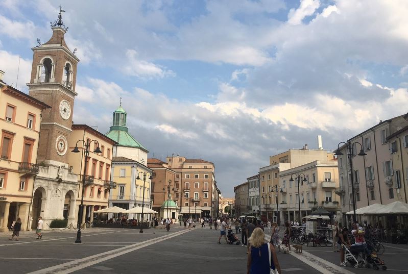 Rimini in zona arancione, riapertura fiacca per i negozi del centro