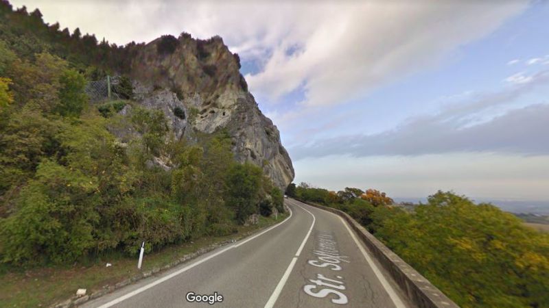 Precipita nella scarpata lungo la Sottomontana a San Marino, ferito il conducente