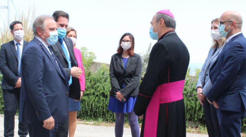 San Marino. Il vescovo Turazzi in visita all’Ospedale di Stato