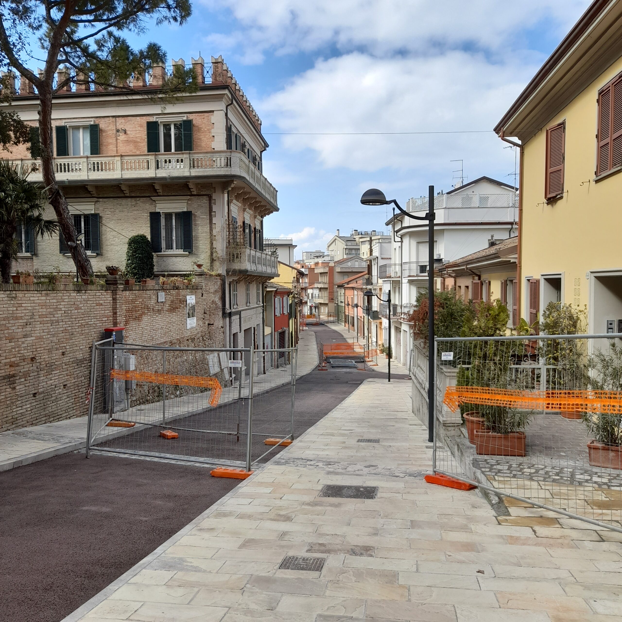 Cattolica. Via Pascoli e polemiche «I nuovi marciapiedi scoglio per i disabili»