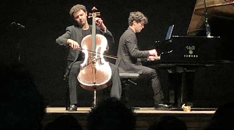 Il violoncellista di San Marino Francesco Stefanelli incanta il Teatro Rossini di Pesaro