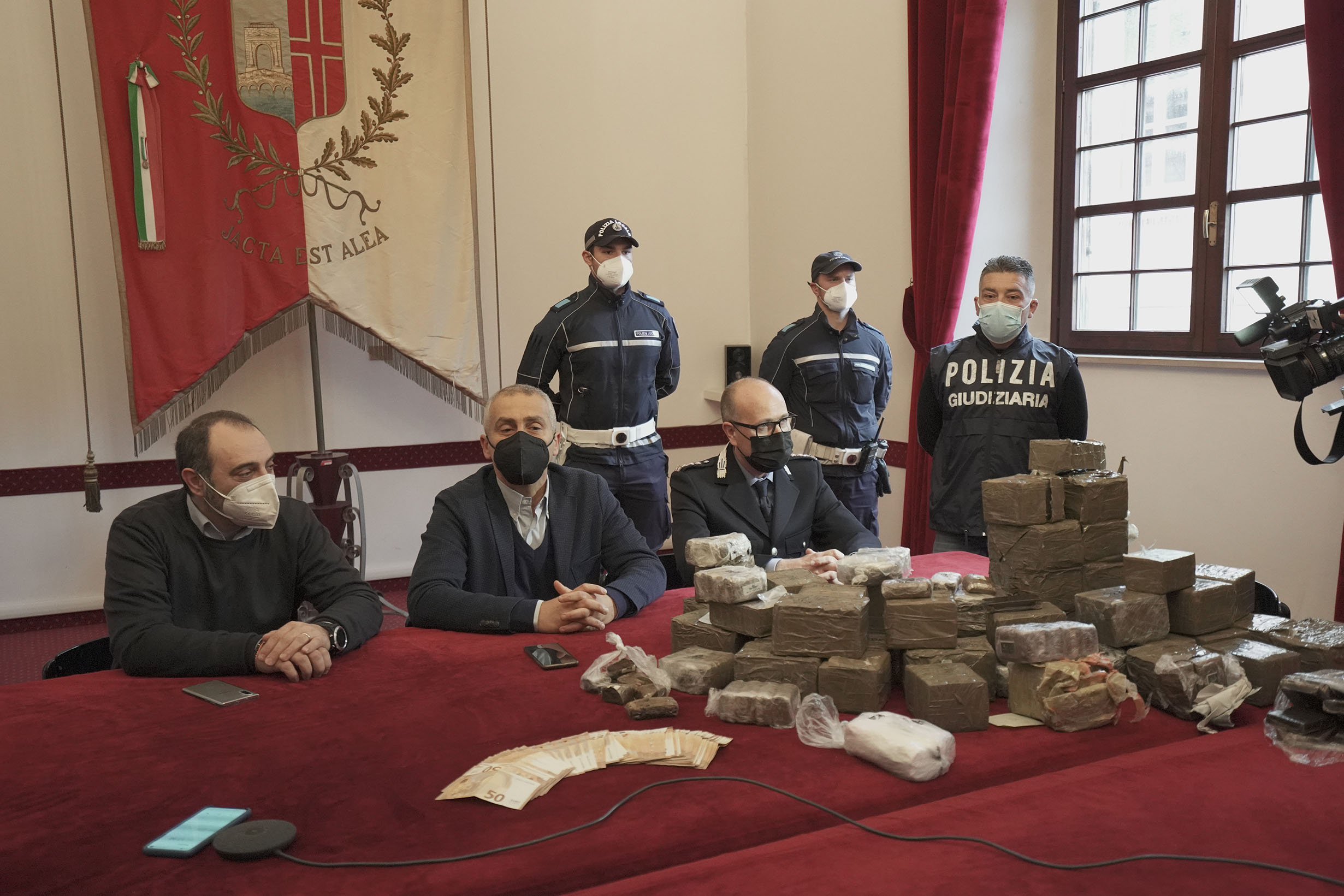 Sequestrati a Rimini 50 chili di droga per un valore di oltre 580mila euro