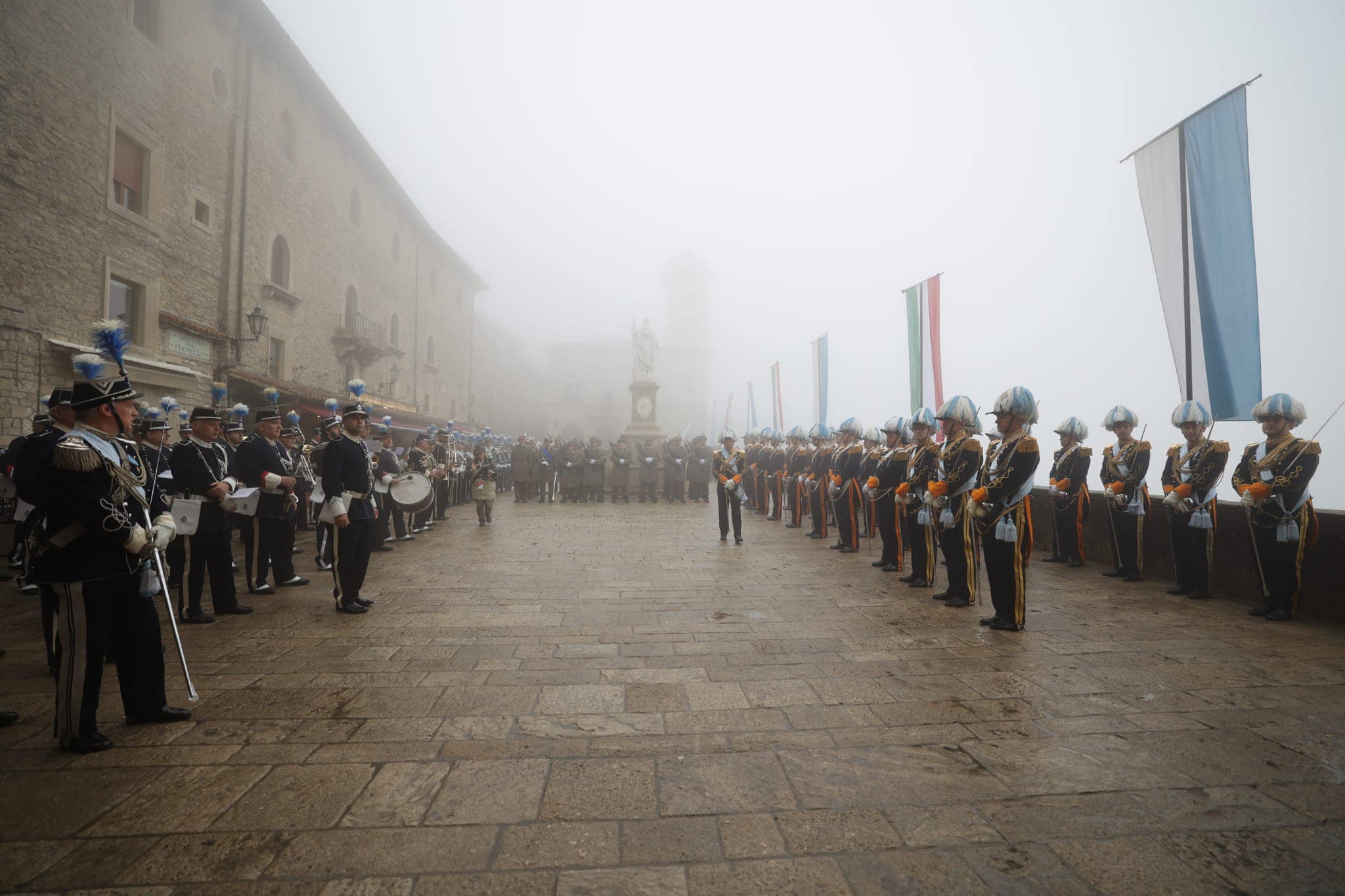 San Marino. Gli alpini “invadono” anche il Titano con la sfilata fino a piazzale Kennedy