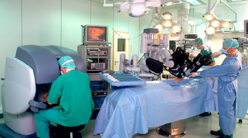 Robot chirurgo da 3 milioni di euro, l’Iss avvia le pratiche per l’acquisto. Ma lascia l’ultima parola al Consiglio