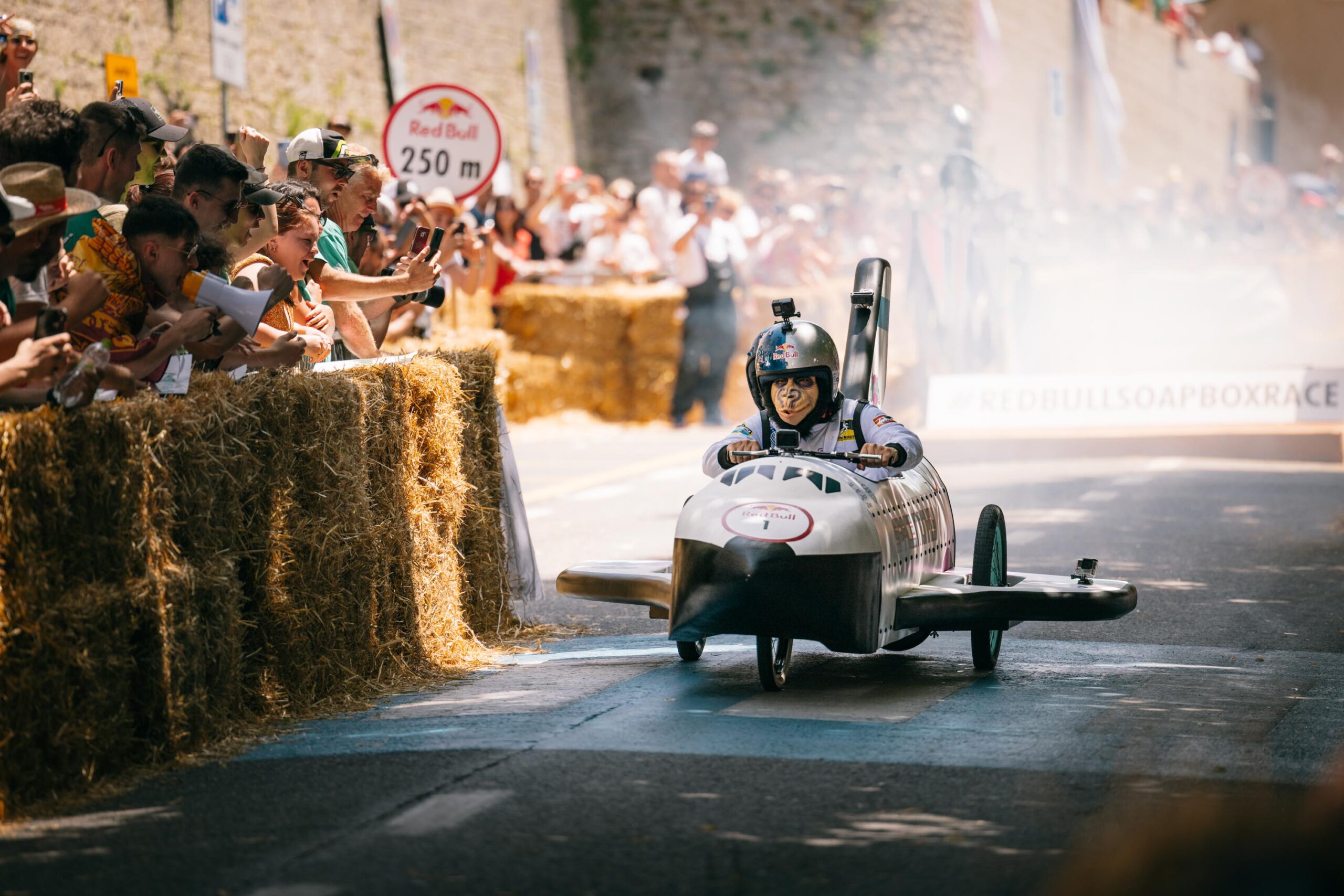 “Red Bull Soapbox Race” a San Marino, ecco i momenti più belli e divertenti del Gran Premio più pazzo del mondo