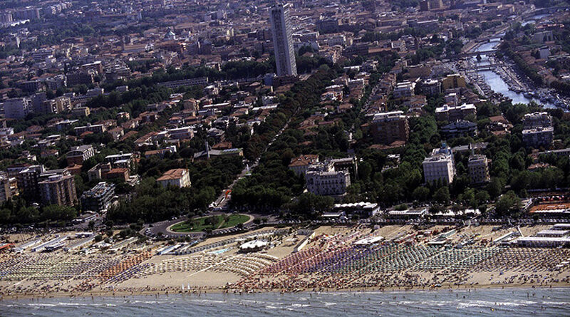 Albergatori di Rimini in trincea: «No ai profughi in hotel. Ma c’è chi affitta strutture per poterli ospitare»
