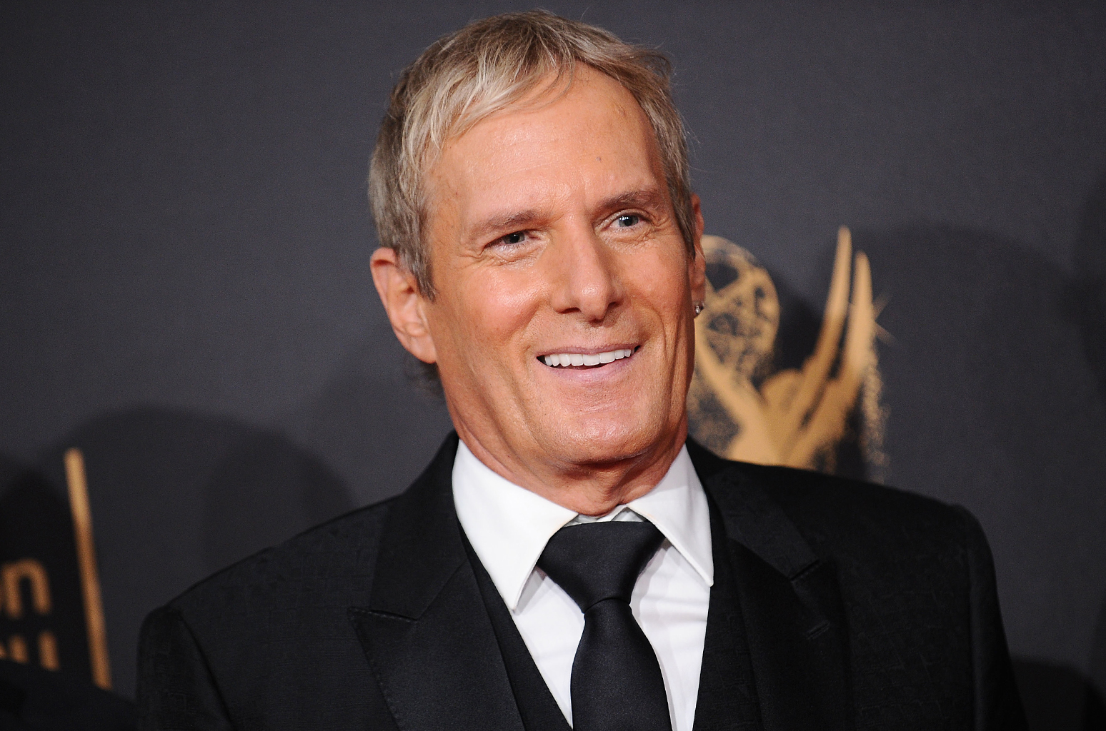 Rimini. Una fan crede di chattare con Michael Bolton, ma si fa truffare per 16mila euro