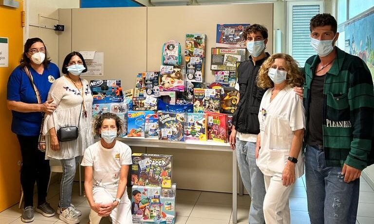 Rimini. Donati giocattoli ai bambini ricoverati nel reparto di Oncoematologia Pediatrica dell’ospedale “Infermi”