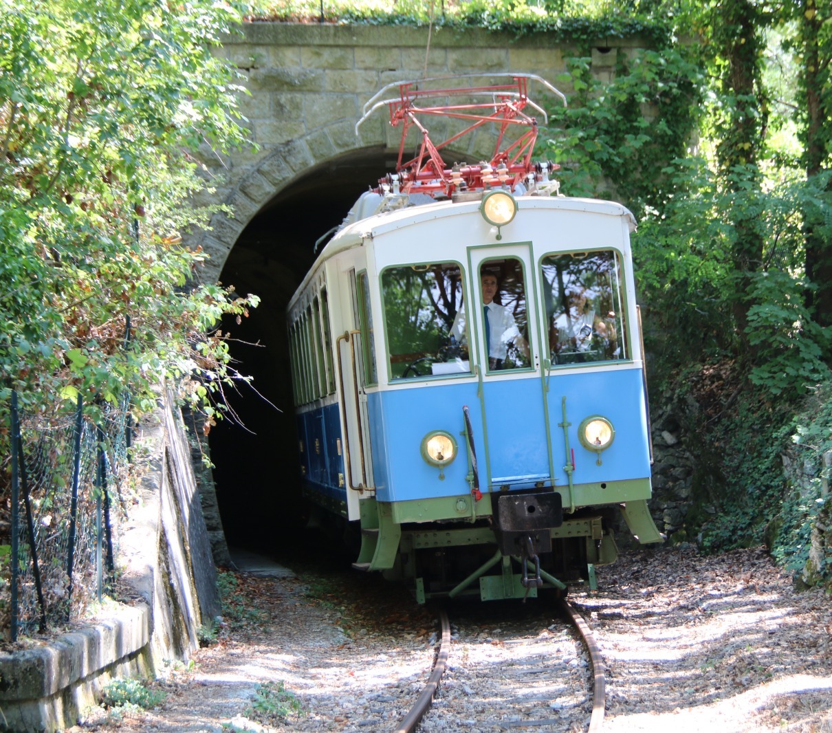 Per “Il Natale delle Meraviglie” torna in funzione la storica elettromotrice del Treno bianco azzurro di San Marino