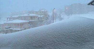 San Marino. Meteo: la cima del monte Titano sommersa dalla neve, deciso miglioramento dal primo pomeriggio