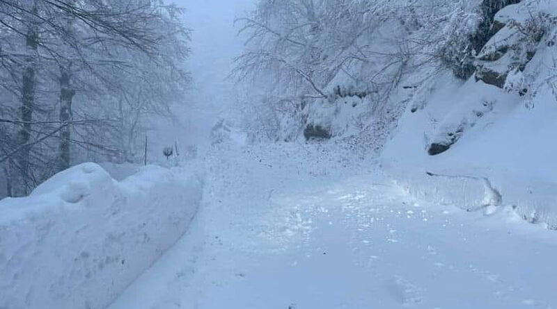 Valmarecchia sommersa dalla neve. Smottamenti e case senza luce: «Qui è emergenza nazionale»