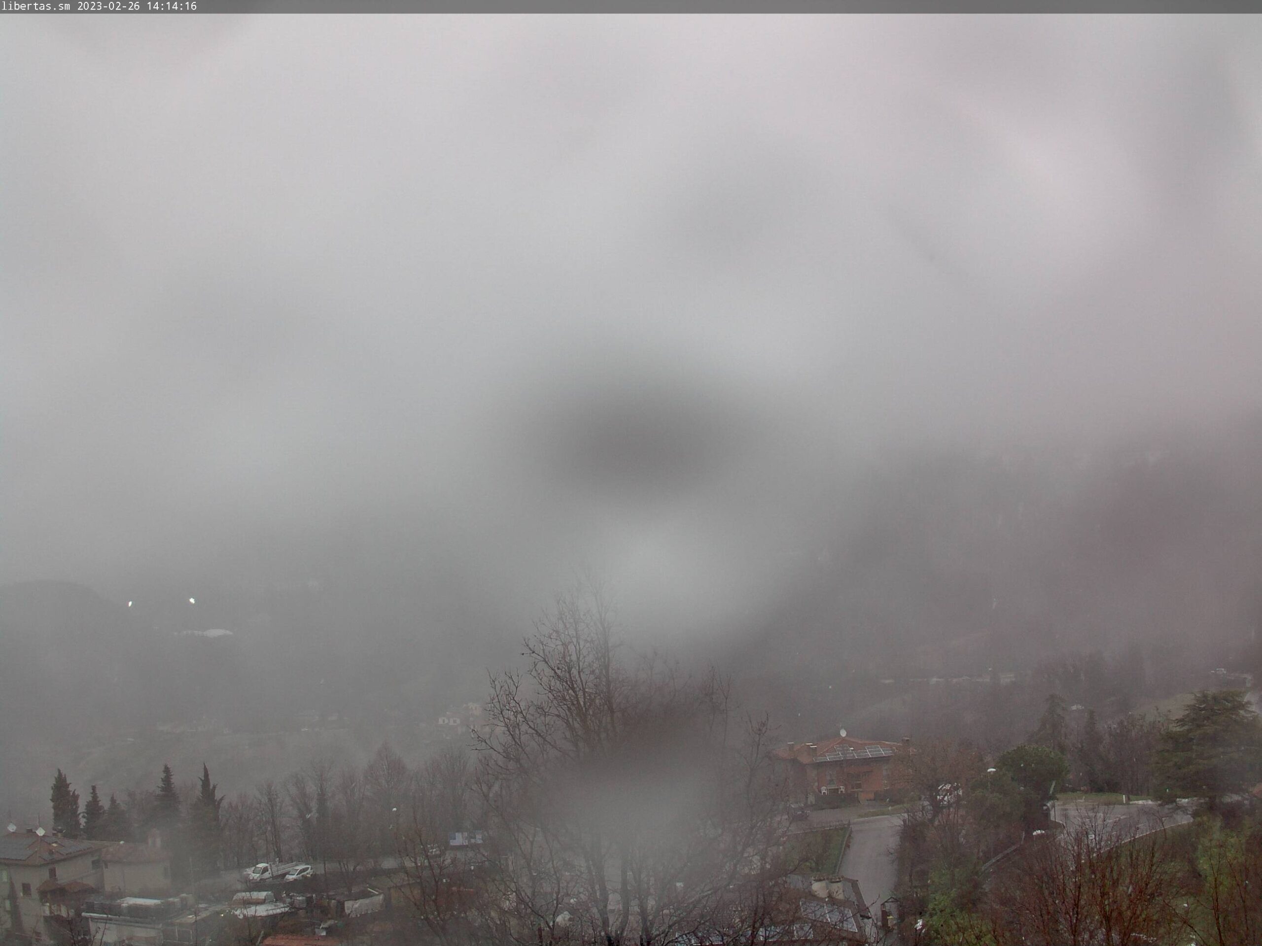 San Marino. Meteo: ore 14, nevica in città, la quota della neve progressivamente scende di quota con l’entrata di aria fredda da nord-est