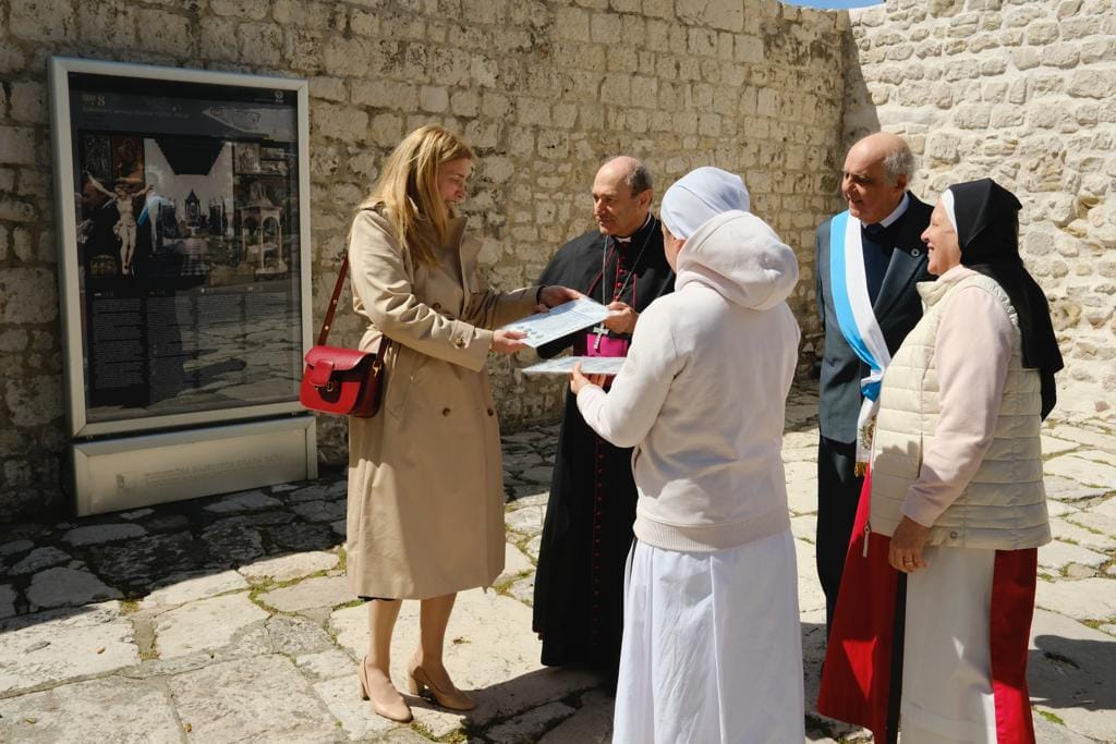 In pellegrinaggio ad Arbe (Croazia) il vescovo Turazzi e 100 fedeli della Diocesi di San Marino-Montefeltro