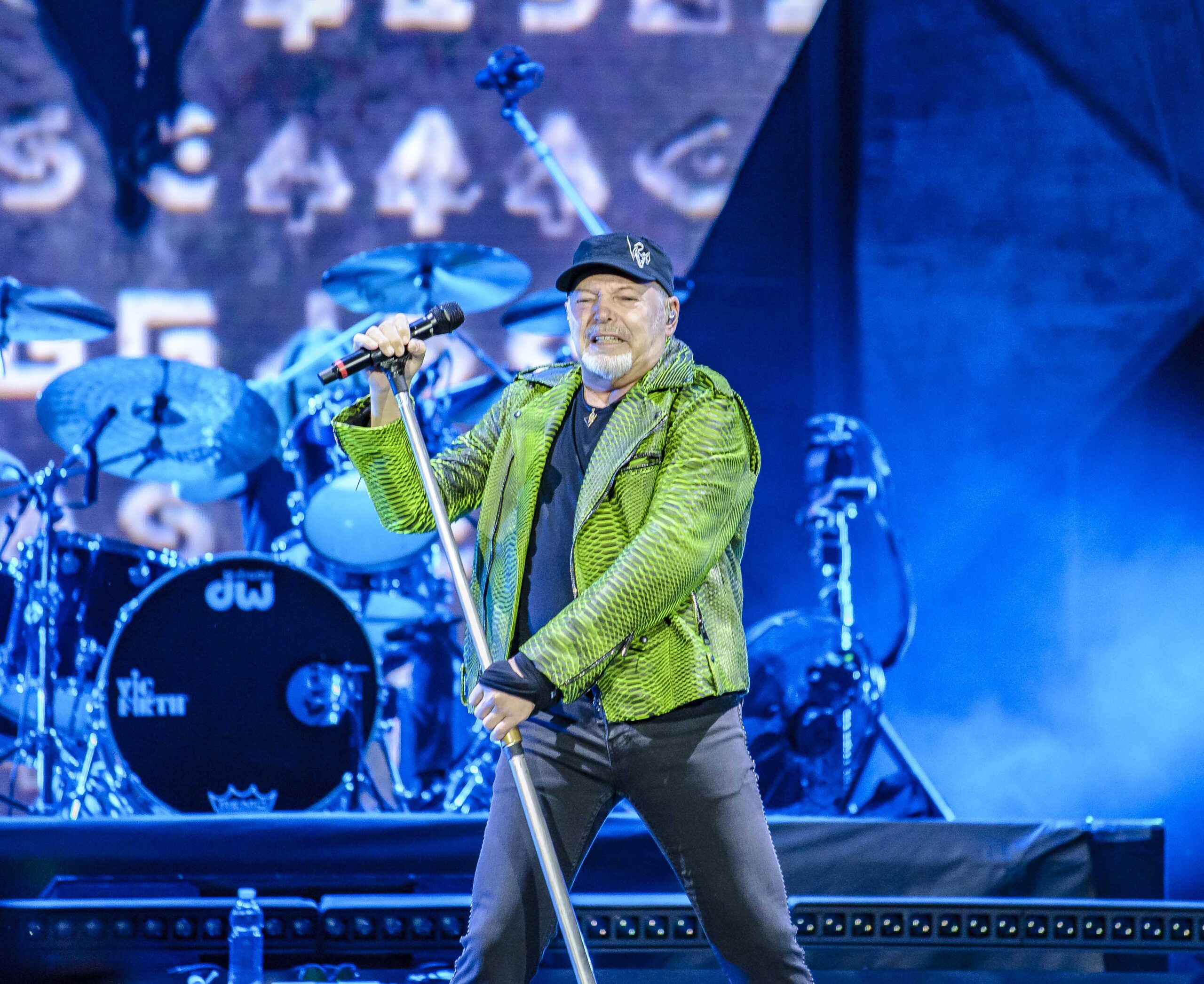 Vasco Rossi non canterà a Rimini la prossima estate: il nuovo tour partirà da Bibione