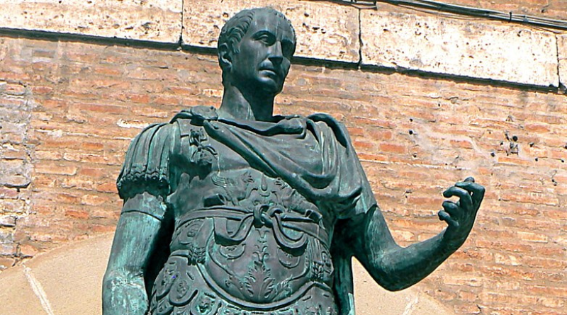 Rimini. «Lo chiede la storia La statua di Cesare ora torni in piazza»