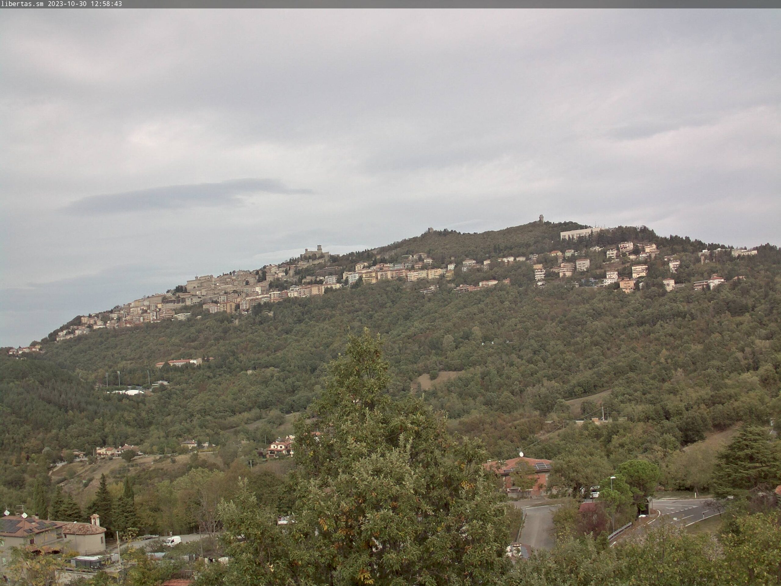 San Marino. Meteo: ancora vento forte da sudovest, passaggio di nuvole, veloci acquazzoni intervallati da ampie schiarite