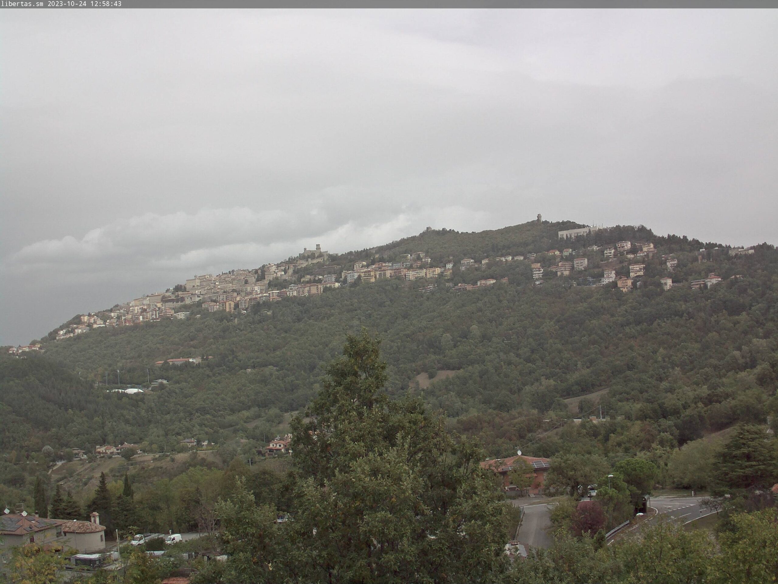 San Marino. Meteo: settimana di nuvole, schiarite e vento forte da sudovest