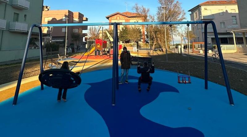 Completata l’area giochi del giardino “Pellesi”, il parco del Mare di Rimini più inclusivo e a misura di bambini