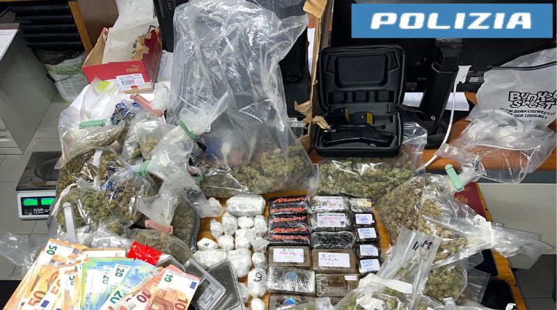 Aveva più di tre chili di Hashish e Marjuana in casa, arrestato giovane a Rimini