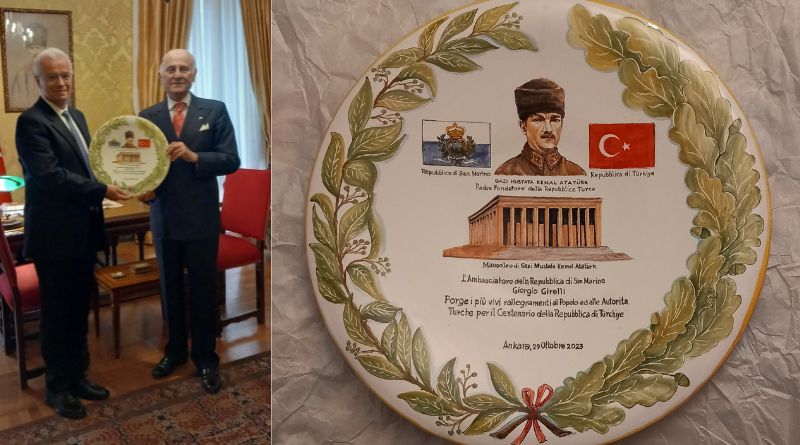 L’ambasciatore di San Marino Girelli dona una maiolica di Urbania alla Turchia