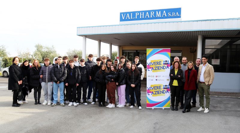 Gli studenti di San Marino simulano la gestione di un’impresa grazie al progetto “Vivere l’azienda”