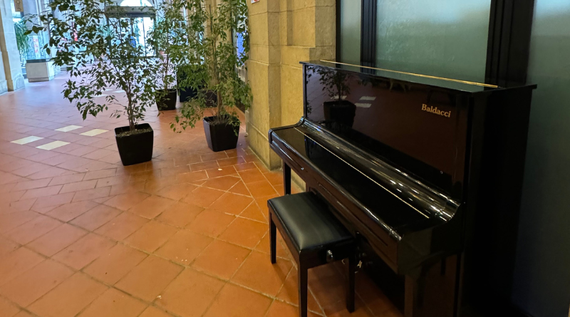 San Marino. Cassa di Risparmio promuove la cultura: arriva il pianoforte in piazzetta Titano